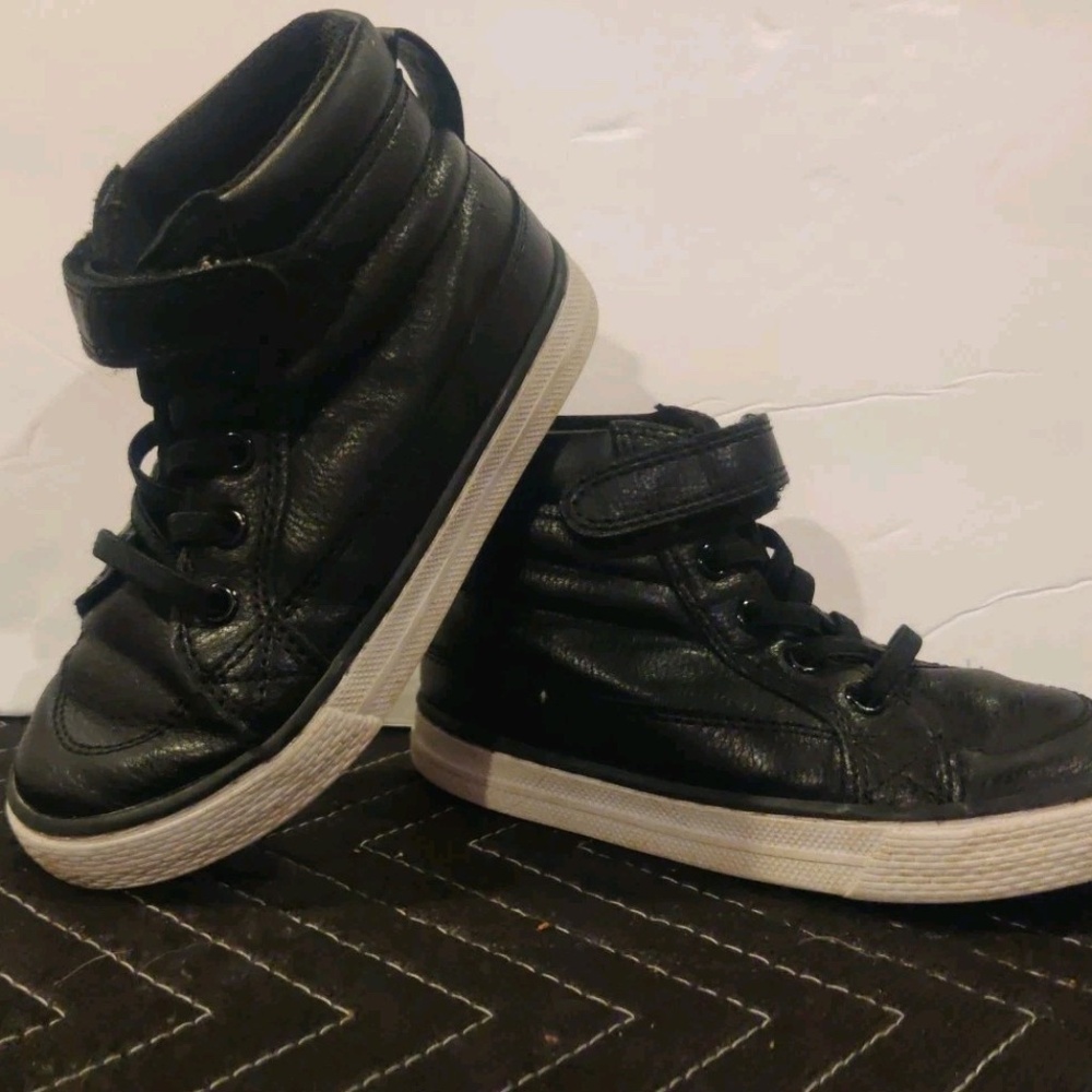 The Children's Place Size 10 Toddler Boys Black Hi Top Sneakers